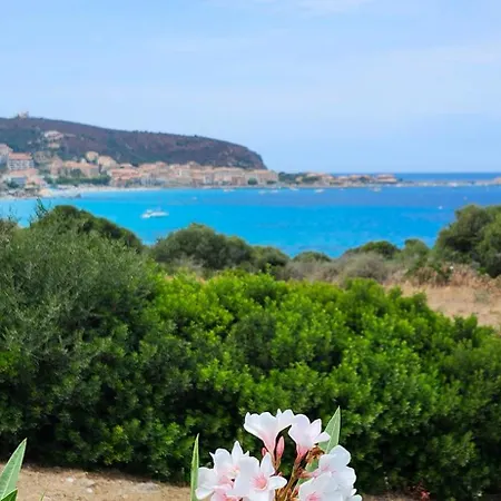 Ile Rousse Guardiola T2 Les Pieds Dans L Eau アパート