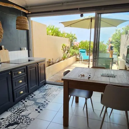 Ile Rousse Guardiola T2 Les Pieds Dans L Eau Appartement
